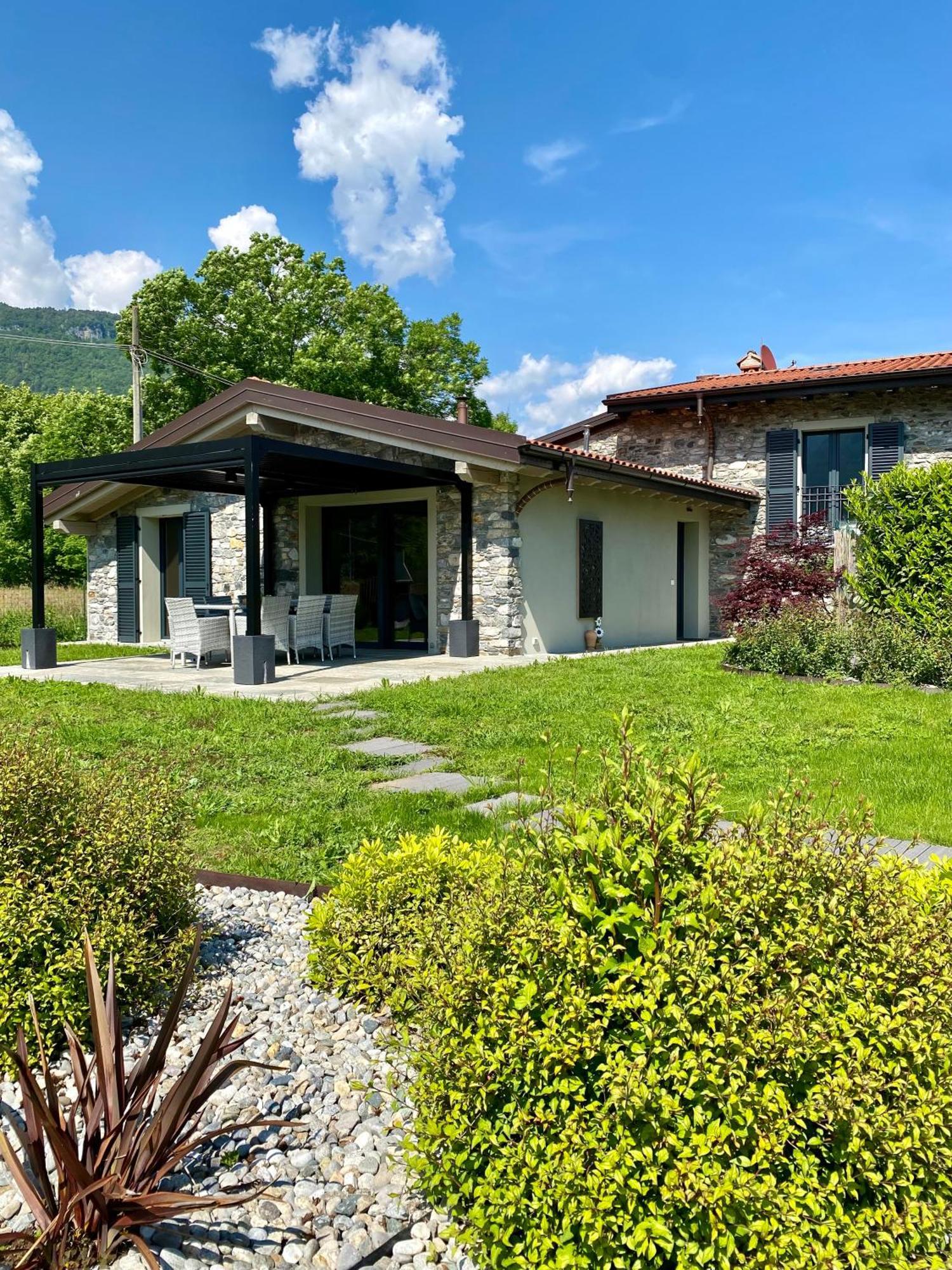 Villa Larius Gravedona Esterno foto